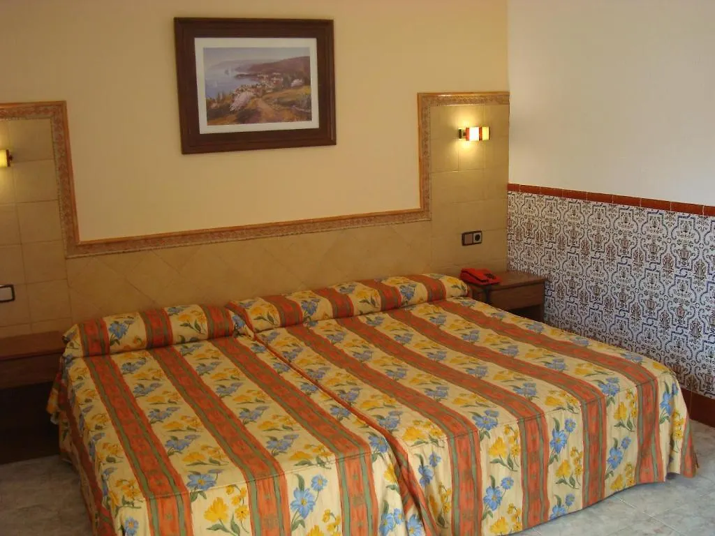 Hotel Univers Roses
