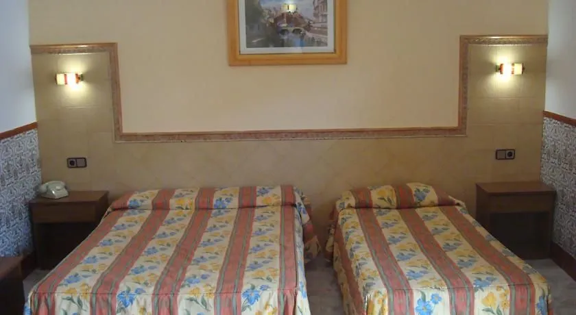 Hotel Univers Roses