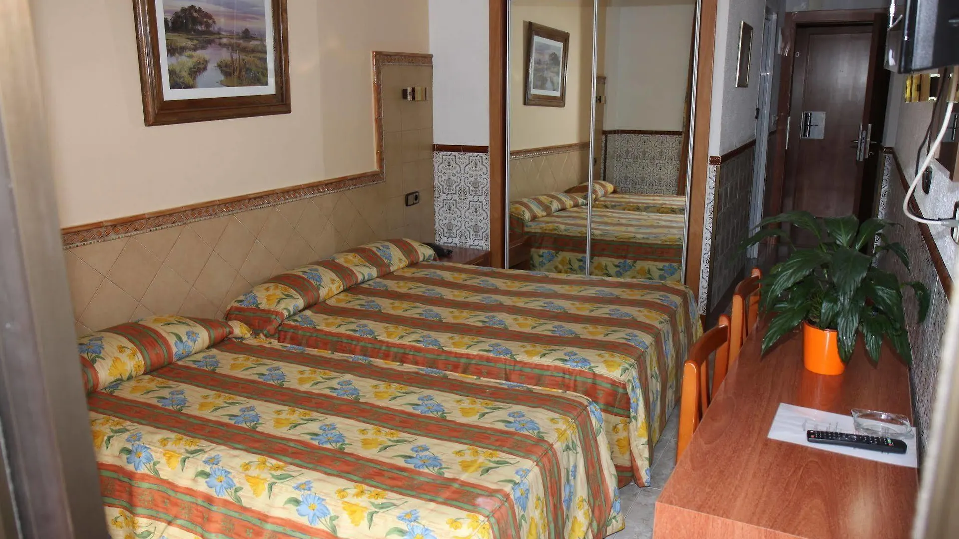 Hotel Univers Roses