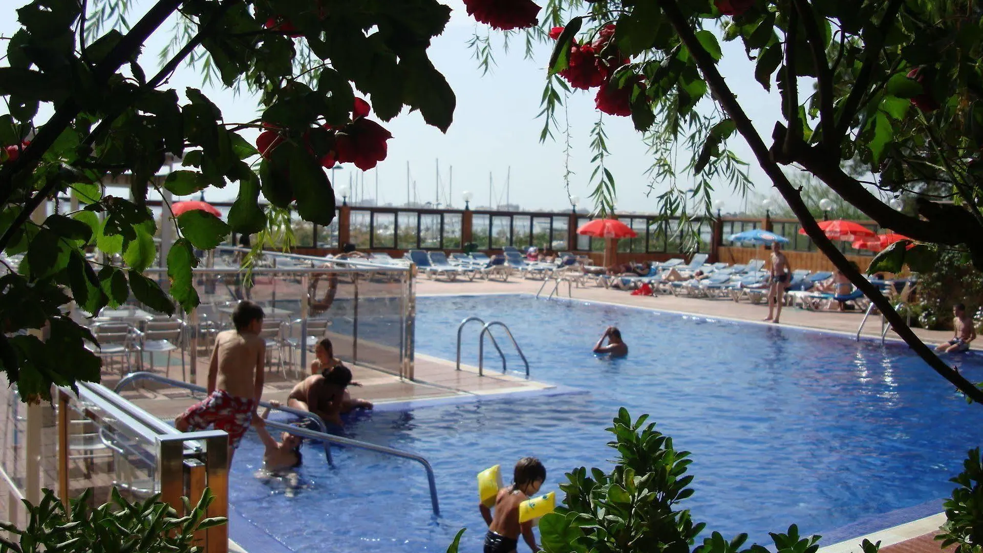 ***  Hotel Univers Roses Spanien