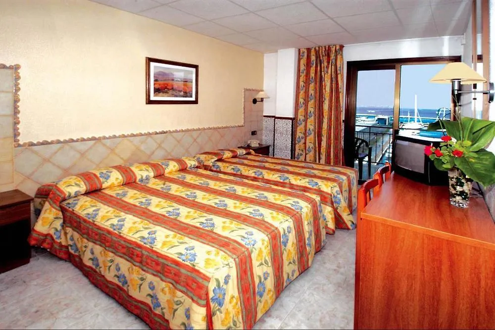 Hotel Univers Roses 3*,  Spain