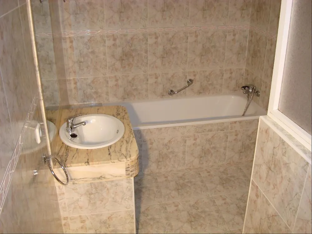 ***  Hotel Univers Roses Spain