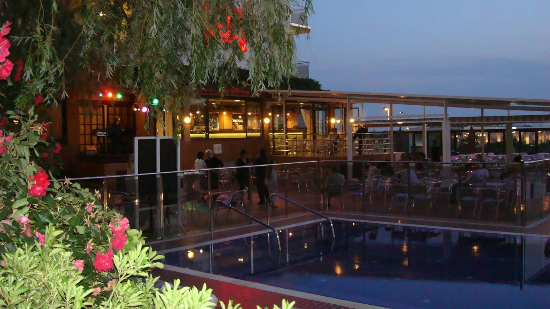Hotel Univers Roses