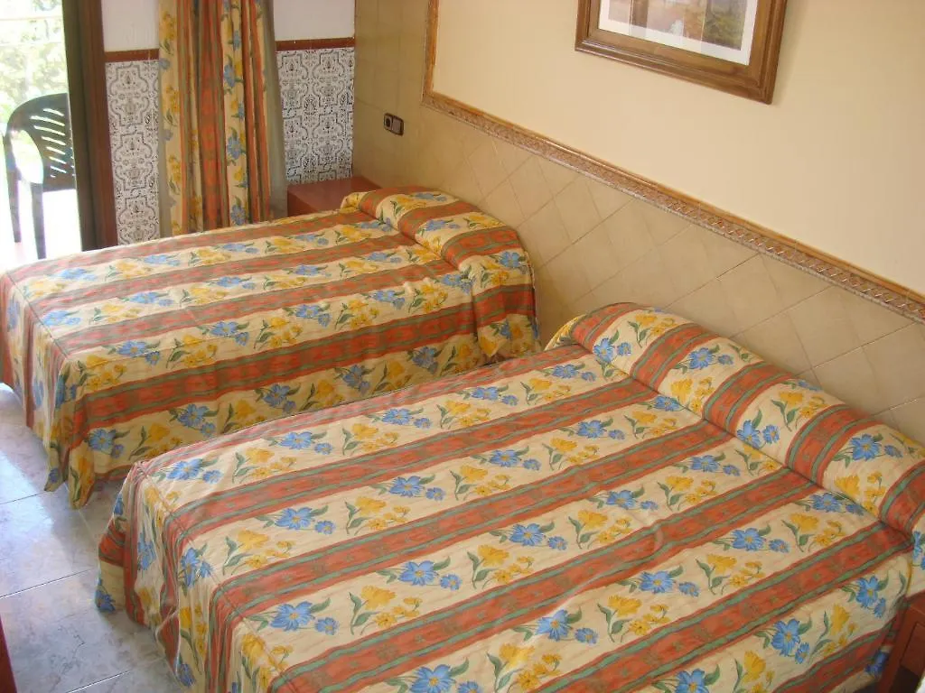 Hotel Univers Roses